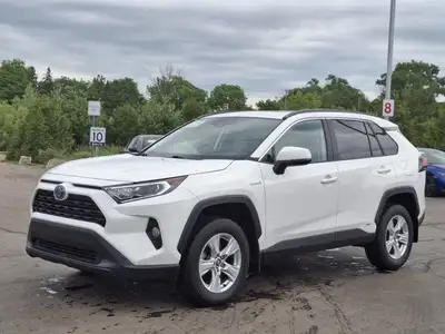 Come see this certified 2019 Toyota RAV4 Hybrid XLE AWD | Sunroof | Heated Seats | Radar Cruise | Bl...