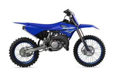 Caractéristiques clés Le « LW » de l’YZ85LW signifie « Large Wheel », et cette particularité relève...