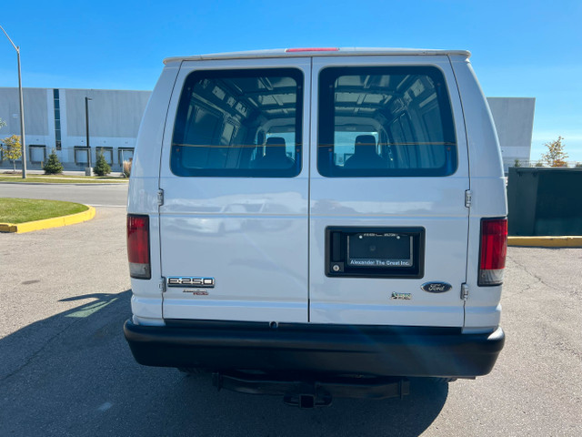 2011 Ford Econoline Cargo Van Commercial in Cars & Trucks in Oakville / Halton Region - Image 4