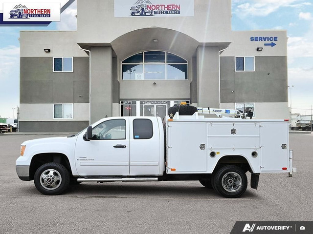 2009 GMC Sierra 3500HD Chassis WT 2009 GMC Sierra 3500HD EXTE... in Cars & Trucks in Edmonton - Image 3