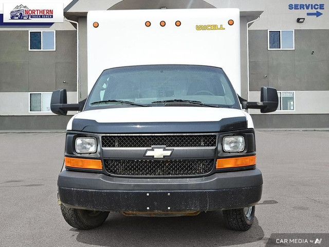 2015 Chevrolet Express Cutaway 3500 1WT CUBE VAN / BOX TRUCK... in Cars & Trucks in Edmonton - Image 2