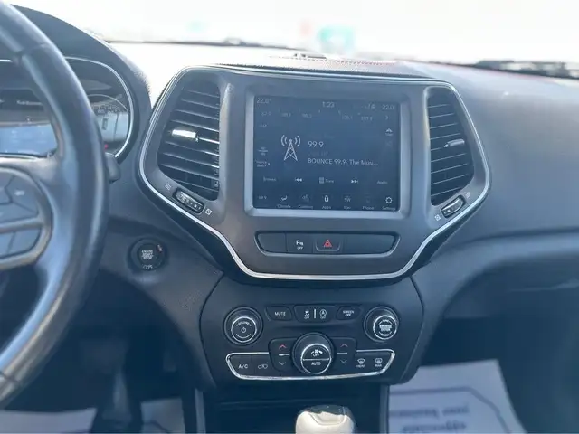 2020 Jeep Cherokee in Cars & Trucks in Winnipeg - Image 14