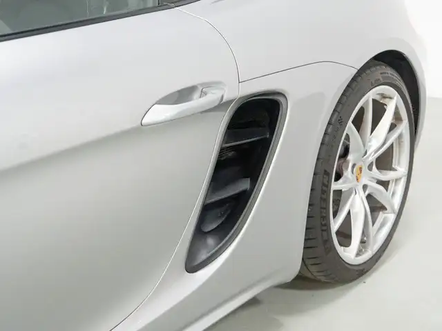 2024 Porsche 718 Cayman S | PREMIUM PKG | MANUAL | 20 IN WHEELS in Cars & Trucks in Mississauga / Peel Region - Image 29