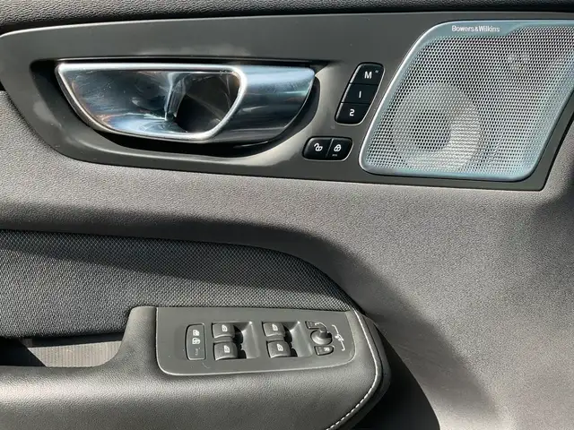 2022 Volvo XC60 B6 R-Design AWD - BOWERS & WILKINS! NAV! 360 CAM dans Autos et camions dans Kitchener / Waterloo - Image 16