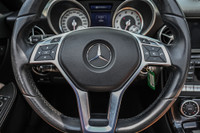 Rare SLK 350 Cabrio avec AMG Package*Intérieur Designo 2 Tones* Extérieur Gris. Très Bas kilométrage... (image 9)