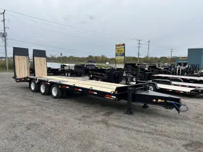 30 Ton Miska Tri-dem Paver Float Trailer with Air Brakes Built right here at our factory in Hamilton...