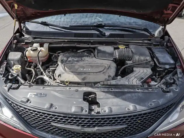 2018 Chrysler Pacifica Touring-L Plus | Apple CarPlay | Leather in Cars & Trucks in London - Image 12