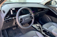 1.6l Gdi, Uvo, Rearview Camera, Heated Front Seats, Wireless Phone Charger, Sunroof, 16 Inch Alloy W... (image 7)