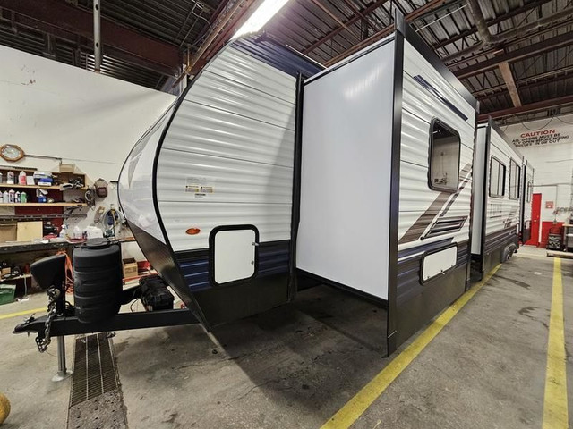 2024 Palomino Puma 32RBFQ in Travel Trailers & Campers in Edmonton