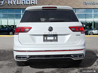 Experience the refined driving dynamics and versatile functionality of this 2024 Volkswagen Tiguan H... (image 3)