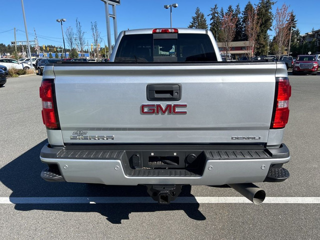  2018 GMC Sierra 3500HD in Cars & Trucks in Nanaimo - Image 4