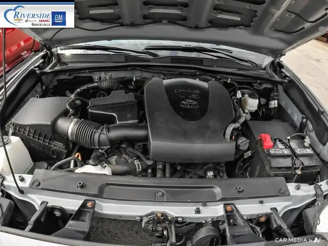2020 Toyota Tacoma in Cars & Trucks in Brockville - Image 9