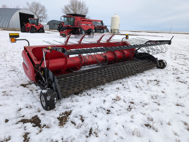 2013 Case IH 15 ft Pickup Header 3016 in Farming Equipment in Regina - Image 3