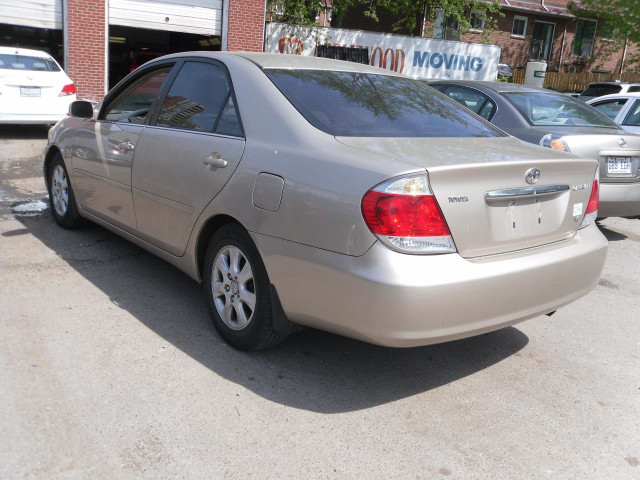  2006 Toyota Camry LE in Cars & Trucks in City of Toronto - Image 4