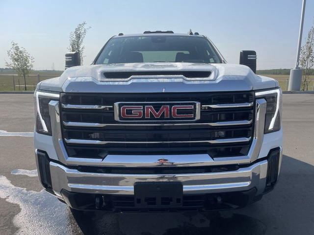 2025 GMC Sierra 3500HD SLE in Cars & Trucks in Calgary - Image 2