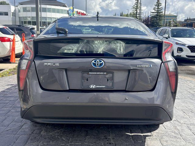 2017 Toyota Prius Technology | 1Owner | 2 Sets of Tires in Cars & Trucks in Calgary - Image 4