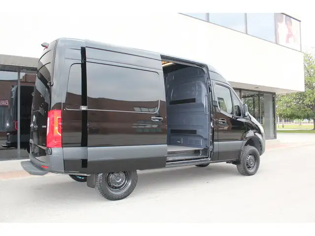 2021 Mercedes-Benz Sprinter Cargo Van \"4X4\" - \"3.0L DIESEL\"  in Cars & Trucks in City of Toronto - Image 23