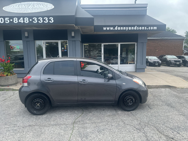 2010 Toyota Yaris 5dr HB Man LE in Cars & Trucks in Mississauga / Peel Region