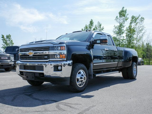 2018 Chevrolet Silverado 3500HD LTZ - EZ-Lift and Lower Tailgate in Cars & Trucks in Belleville - Image 4