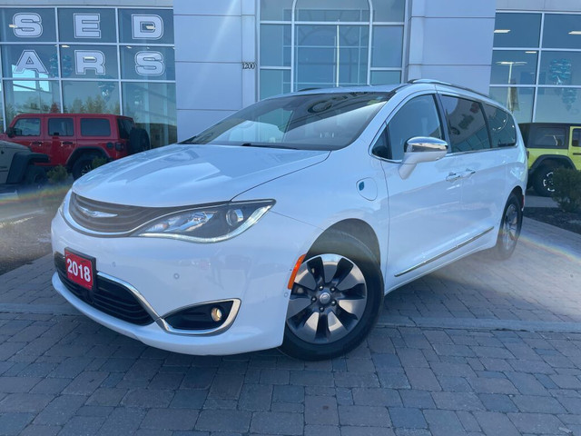 2018 Chrysler Pacifica Hybrid Limited in Cars & Trucks in Ottawa - Image 3