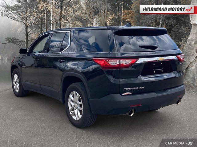 2020 Chevrolet Traverse LS in Cars & Trucks in Hamilton - Image 3