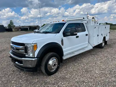 2017 Ford F550 Crew Cab 4x4 Utility Service Truck + 6.8L V10 Gas Engine + 4x4 W/ AutoMatic Transmiss...