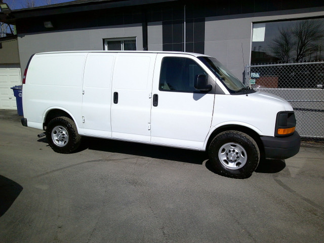 2017 Chevrolet Express Cargo Van 2500 135 po  Pret pour TRAVAIL in Cars & Trucks in Laval / North Shore - Image 4