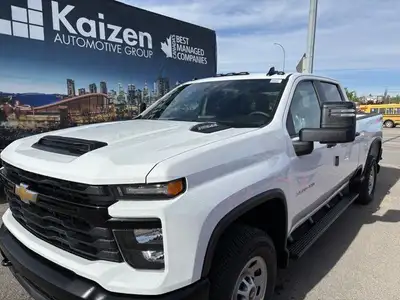 This Chevrolet Silverado 3500HD boasts a Gas V8 6.6L/400 engine powering this Automatic transmission...