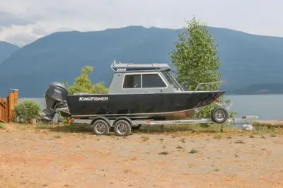 Tough and stylish 2025 Escape HT— purpose-built design offers maximum fishability and offshore inspi...