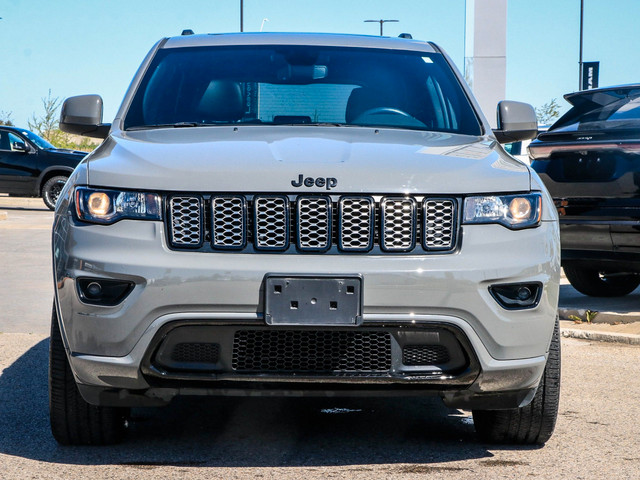 2020 Jeep Grand Cherokee Laredo Trailer Tow Group |4WD | He... in Cars & Trucks in London - Image 2
