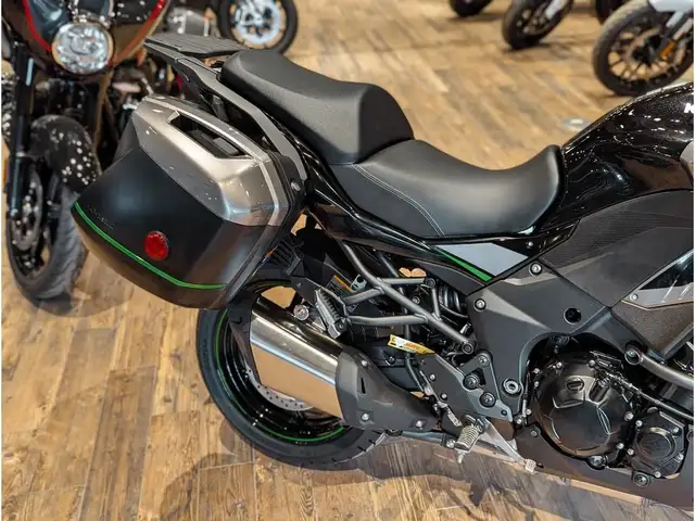 2025 Kawasaki Versys 1100 SE LT // Metallic Graphite Gray/Metall in Dirt Bikes & Motocross in Winnipeg - Image 11