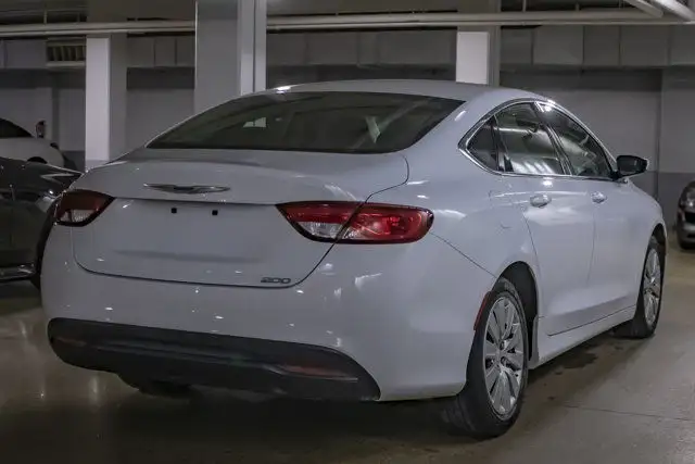 2016 Chrysler 200 LX in Cars & Trucks in Edmonton - Image 10
