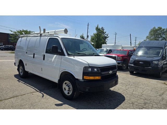 2019 Chevrolet Express Express 2500 - V6 Gas - Roof Rack - Clean in Cars & Trucks in City of Toronto - Image 4