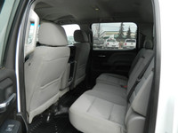 Welcome to Central Truck Sales. 2017 GMC 4X4 2500 H/D CREW CAB DECK TRUCK ,6.0L engine automatic tra... (image 7)