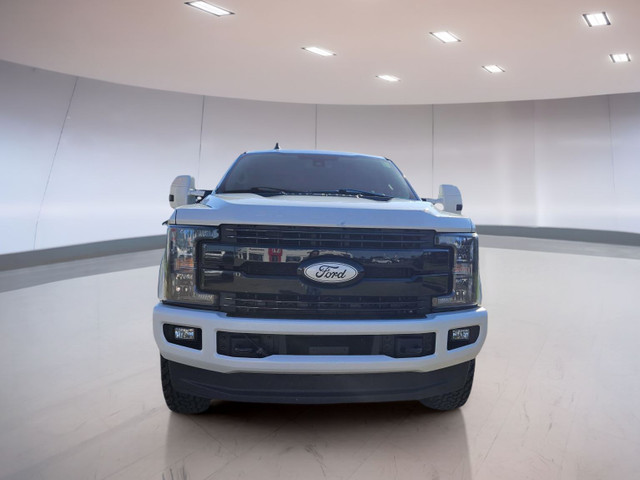 Ford Super Duty F-350 SRW Lariat 2019 in Cars & Trucks in Medicine Hat - Image 2