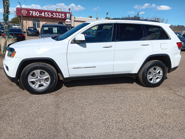 2015 Jeep Grand Cherokee 4X4, Leather, Tow Package in Cars & Trucks in Edmonton - Image 4