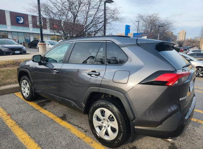 2020 Toyota RAV 4 LE