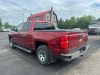 2018 CHEVROLET SILVERADO CREW CAB 4WD ! RUNS AND DRIVES GREAT , TWO SETS OF TIRES , BEING SOLD AS-IS... (image 4)