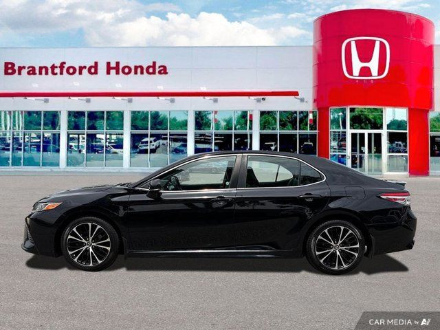 2018 Toyota CAMRY in Cars & Trucks in Brantford - Image 2