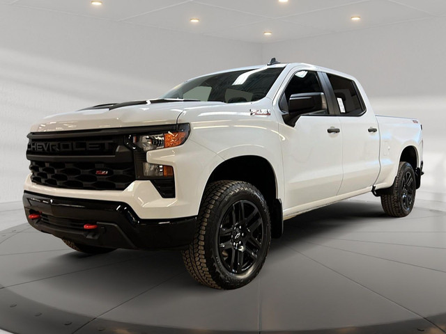 2024 Chevrolet Silverado 1500 CUSTOM TRAIL BOSS Z71 CREW CAB 4X4 in Cars & Trucks in Laval / North Shore