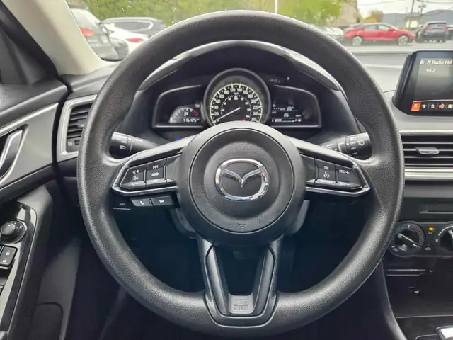 2017 Mazda Mazda3 GX Sport Caméra Cruise control Bluetooth in Cars & Trucks in Longueuil / South Shore - Image 15