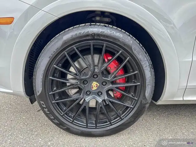2023 Porsche Cayenne GTS | PREMUIM PKG | MATRIX HEADLIGHTS dans Autos et camions dans Comté de Strathcona - Image 20