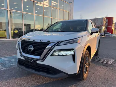 Coming off of a Lease, we have a beautiful Rogue S Front-Wheel Drive! Comes with your hood protector...