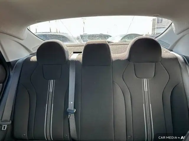 2023 Hyundai Elantra Preferred 2.0L FWD | Heated Seats And dans Autos et camions dans Winnipeg - Image 15