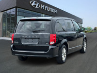 The 2019 Dodge Grand Caravan SXT is a reliable and spacious minivan, ideal for families seeking comf... (image 4)