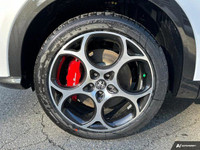 Leather Combination sports Electric Seats , Adaptive Cruise Control with Stop, Wireless charging pad... (image 9)