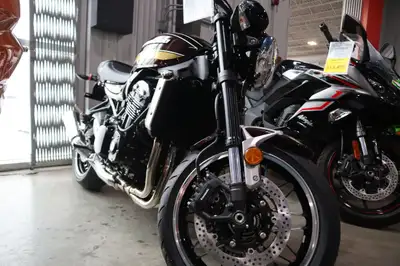 2025 Kawasaki Z900RS TRUE SPIRIT There’s no place for fake in the lifestyle you choose. Kawasaki alo...