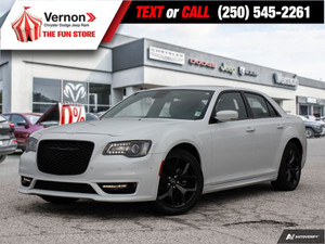 2023 Chrysler 300 Touring L