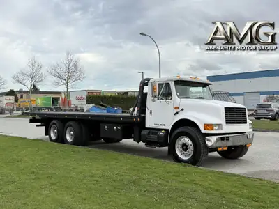 2000 International 4900 24 Foot Flatdeck Tow Truck No A/C 10 Speed Spicer 6x4 Winch Air Brakes Trail...