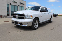 GVWR: 3 129 KGS (6 900 LBS),3.92 REAR AXLE RATIO,TRADESMAN SXT PACKAGE -inc: Fog Lamps Bright Grille... (image 1)